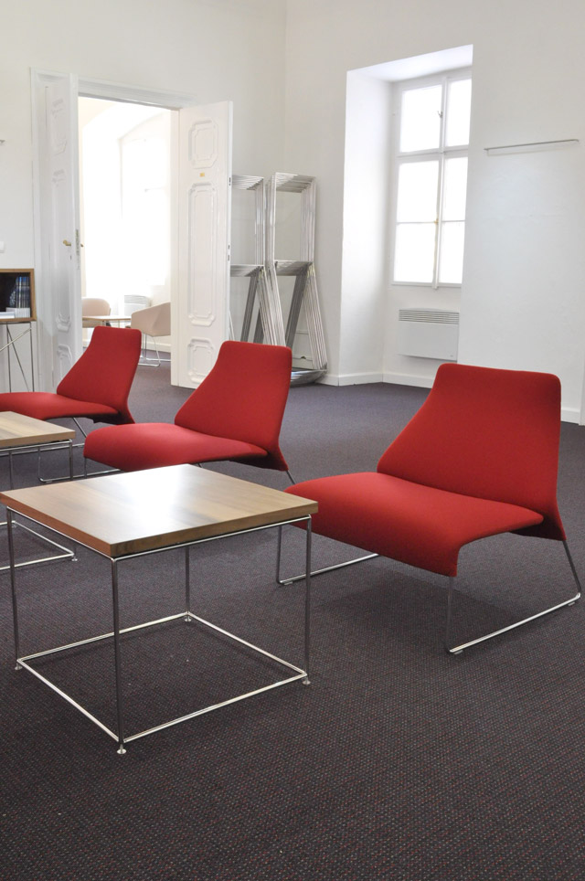 ČESKÁ KOMORA ARCHITEKTŮ - KŘESÍLKO V PŘEDSÁLÍ